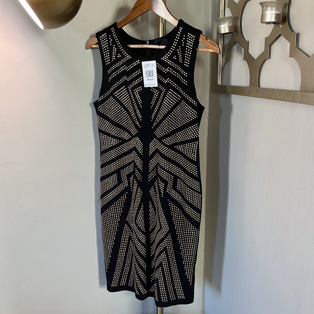 ✨NWT ✨Greylin size M